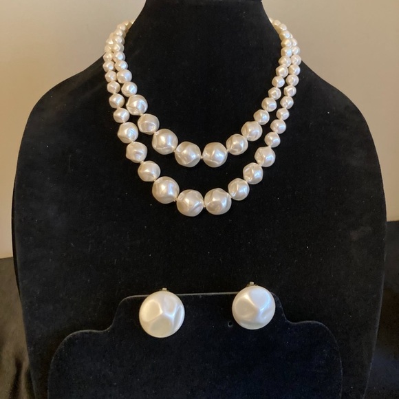 Vintage Lot of 3 Japan Faux Pearl Multi-Strand Necklaces &Earrings Stamped Japan - Picture 3 of 15